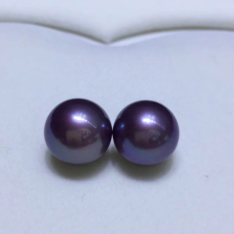 Huge charming pair of 13-14mm natural south sea genuine purple lavender round good luste loose pearl