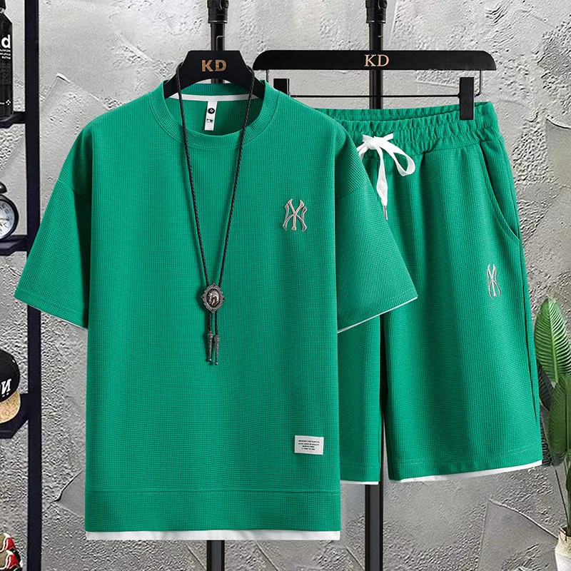 Summer 2023 New Set Street Dress Crew Neck Sports T-shirt and Sports Shorts Casual Set Two Pieces Versatile Simple Menswear