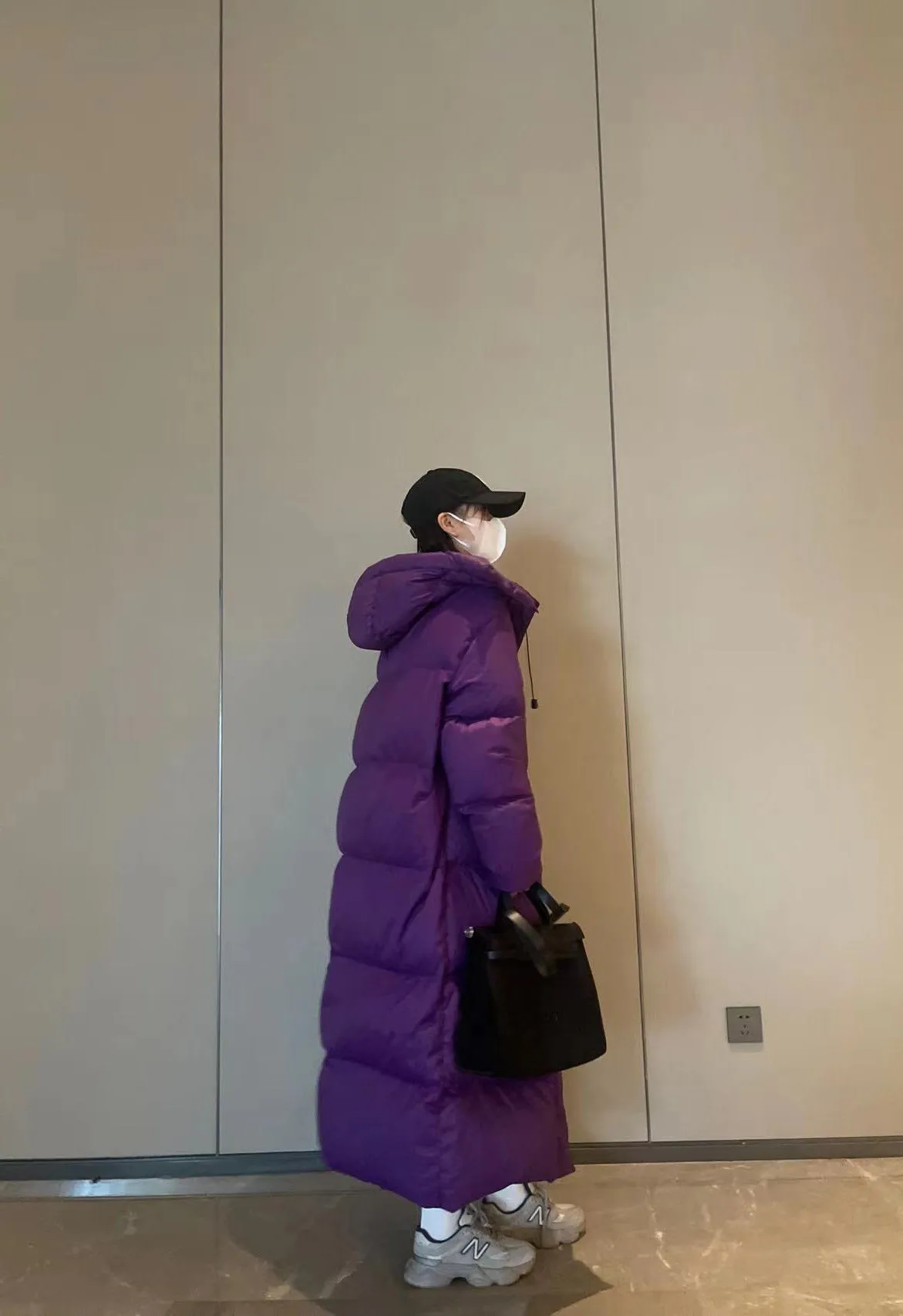 Dumb and super-long pink over-the-knee down jacket for women's winter design