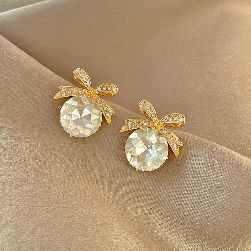 

Vintage Gold Color Bowknot Stud Earring for Women Korean Fashion Crystal Pearl Earrings Wedding Party Jewelry Accessories Gifts