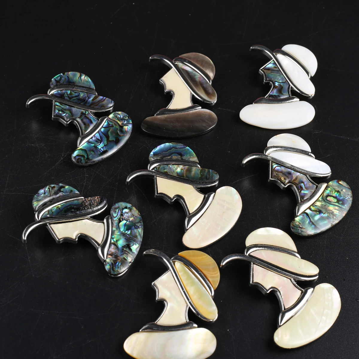 

1Pcs Random Women Brooch Natural The Mother Of Pearl Shell Exquisite Pendant Brooch For jewelry making DIY Necklace Accessory