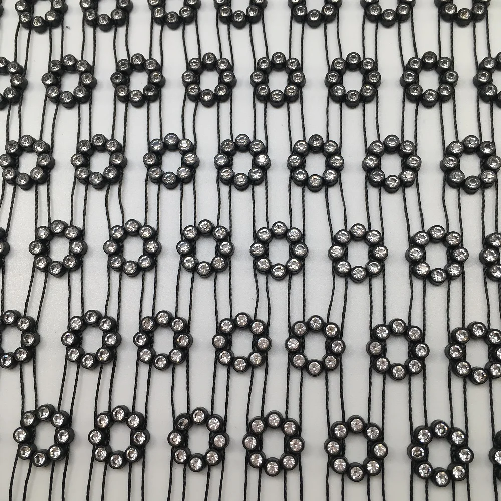 Круглый сетчатый бриллиант. Аксессуары для одежды. Экологически чистые