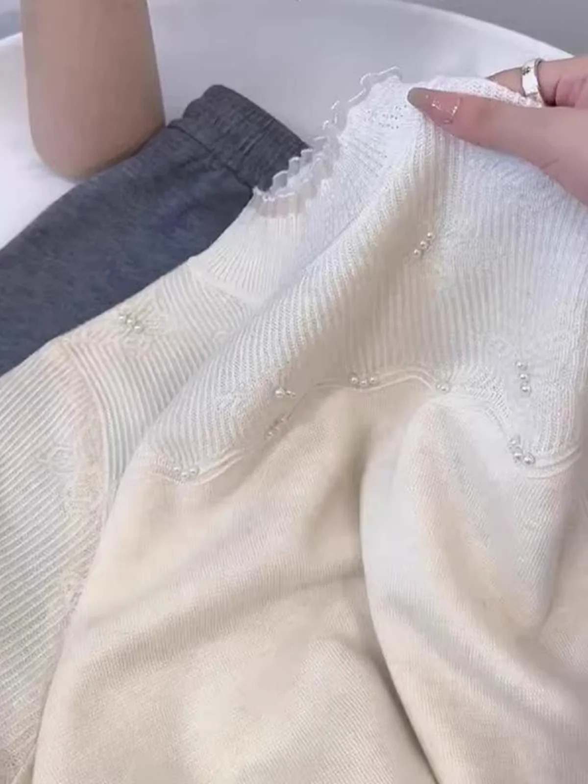 White Lace Half-high Collar Base Women Soft Glutinous Autumn 2024 New Small Beads Long sleeve Knit Top