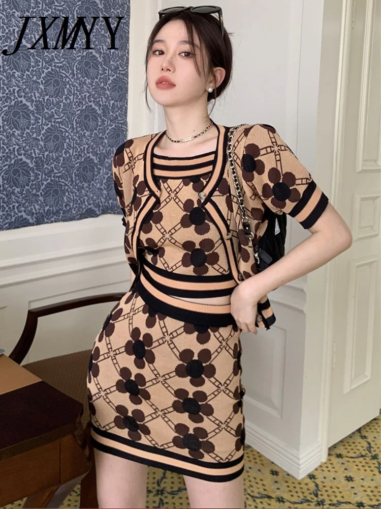 

JXMYY 2022 Fashionable Temperament Knitted Flower Bottoming Suspender + Cardigan Top + High Waist Bag Skirt Suit