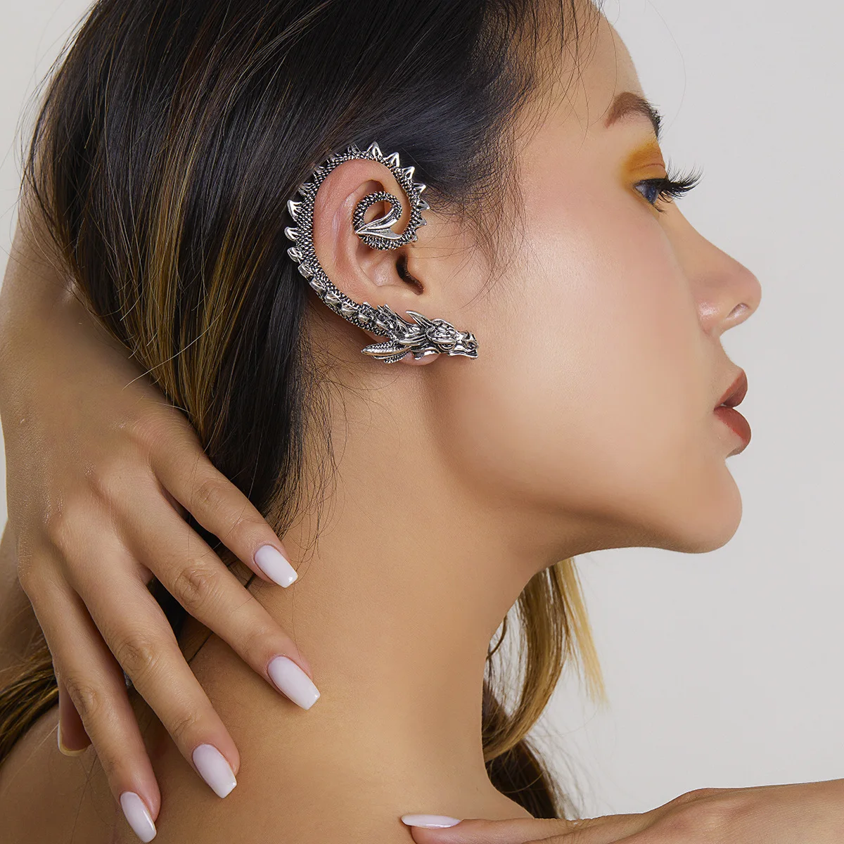 Punk Personality Dragon Ear Clips for Women Men Retro Dragon Non Pierced Earrings Ear Cuffs for Teens Hip Hop Street Jewelry