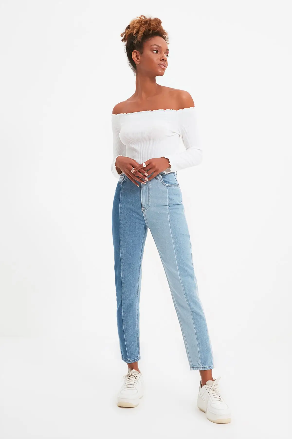 

Trendyol With Color Block High Bel Mom Jeans TWOAW22JE0573