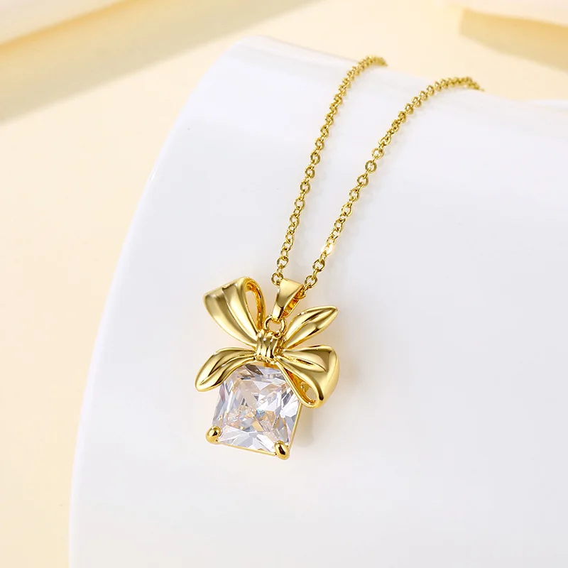 

14k Gold Butterfly Zircon Necklace Spice Girl Necklace ins Designer Jewelry Necklace Fashion Pendant Gold Necklace For Women