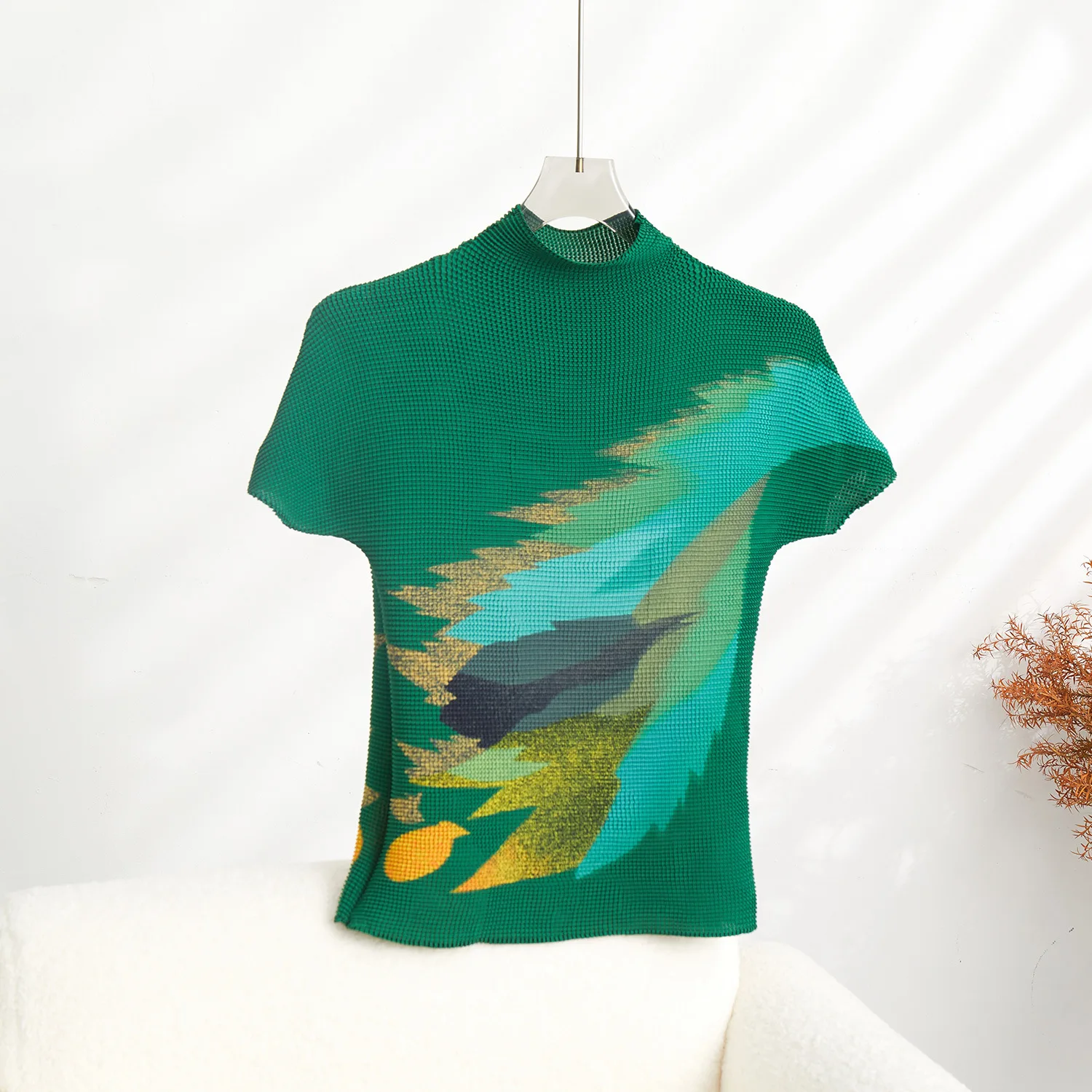 

Slim fitting short sleeved T-shirt Women's pleated top Women's half high collar small shirt Short style pullover