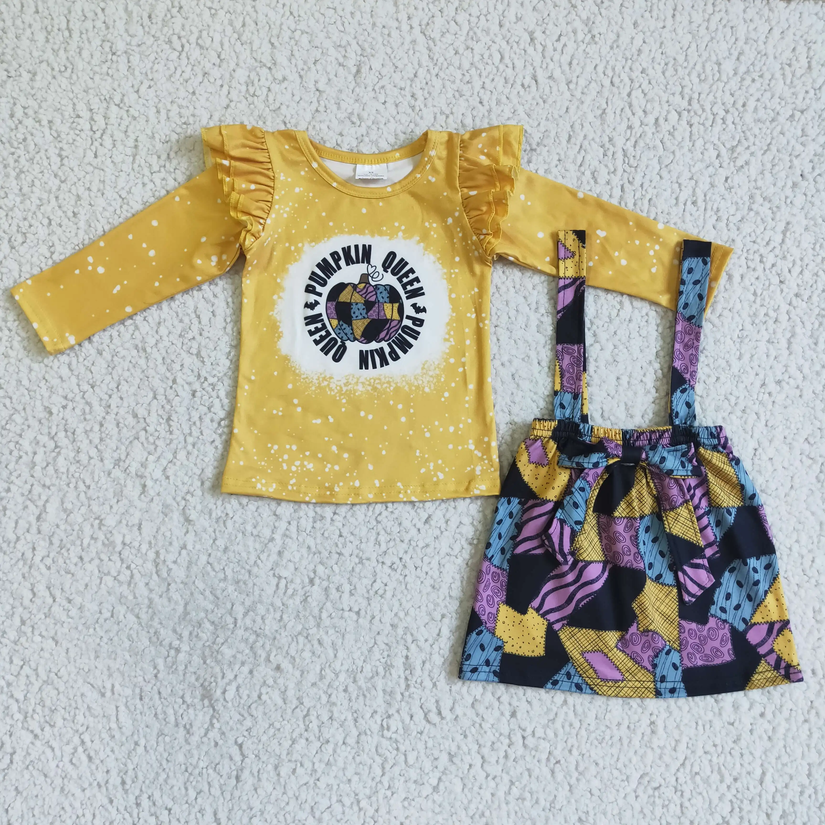 

Wholesale Boutique Kids Halloween Girls Yellow Print Top Cartoon Patch Suspender Skirt Cute 2 Piece Set
