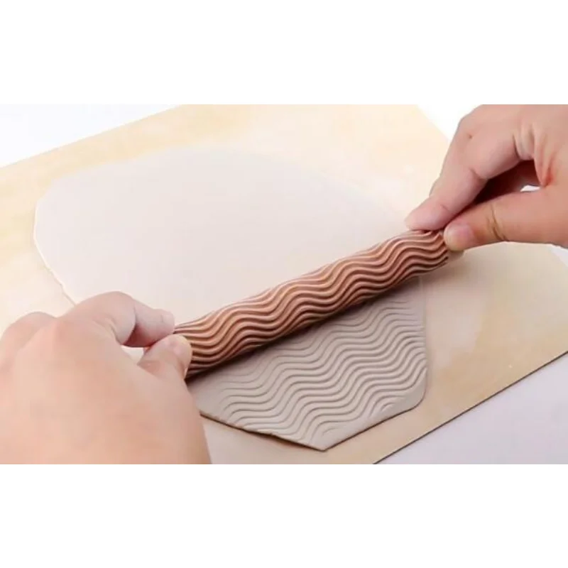 

Скалка с прессованным роликом, текстура под дерево, глина, полимерная глина