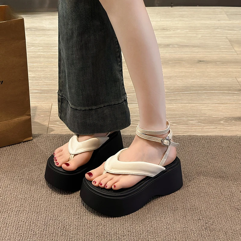 Сандалии-гладиаторы женские на плоской платформе модные уличные босоножки