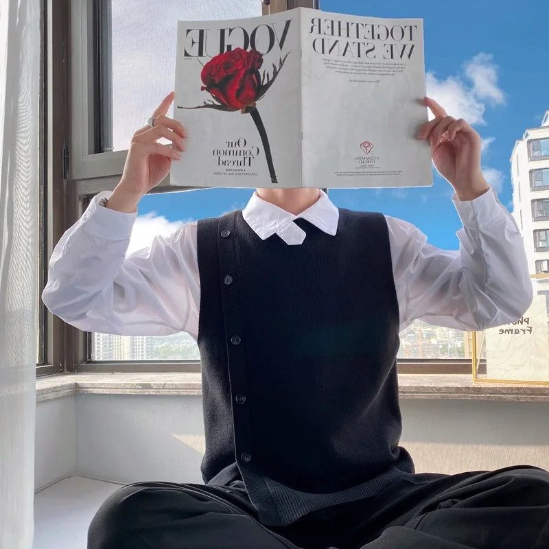 Свитер-жилет мужской простой универсальный с круглым вырезом однотонный без