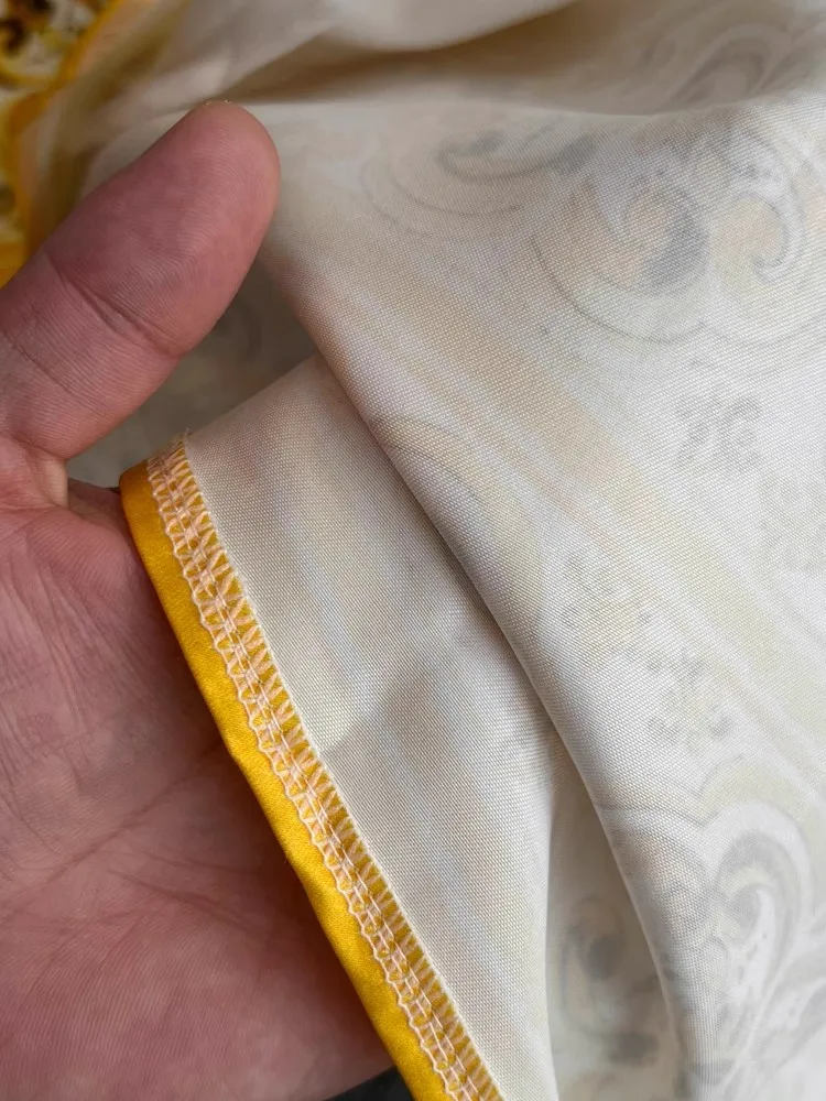 Женское длинное платье средней длины без рукавов с круглым вырезом и цветочным