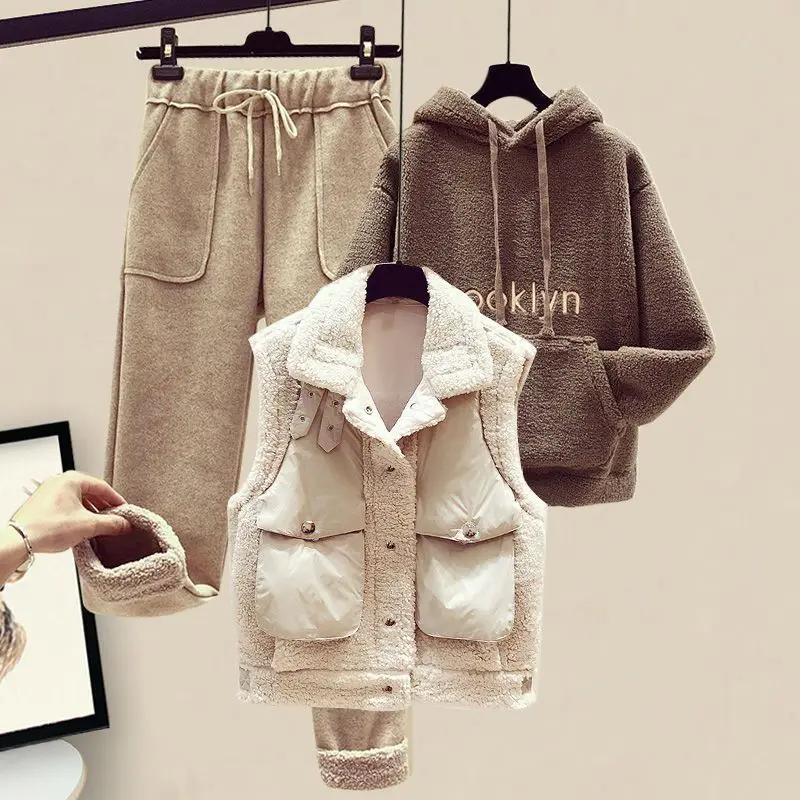 Рисунок 3 - Осенне-зимний женский комплект