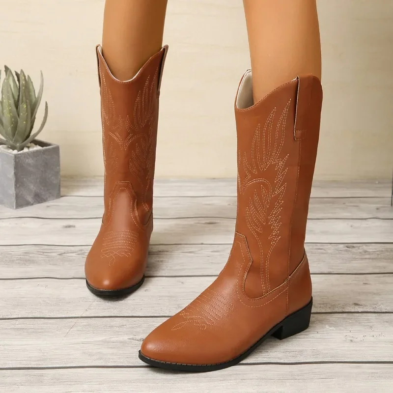 

Женские ботинки без шнуровки, ботинки до середины икры в стиле ретро, женская обувь с вышивкой и острым носком на квадратном каблуке, 2023