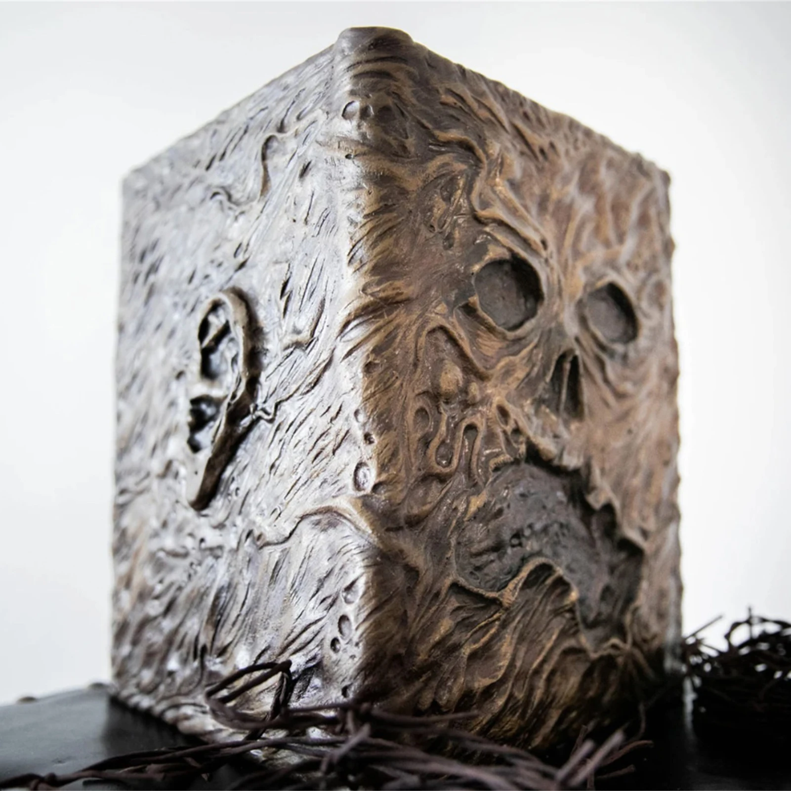 

Unique Necronomicon Evil Dead Book Resin Notebook Decorations Horror Movie Prop Gifts Dead Spellbook for Home Desktop Decor