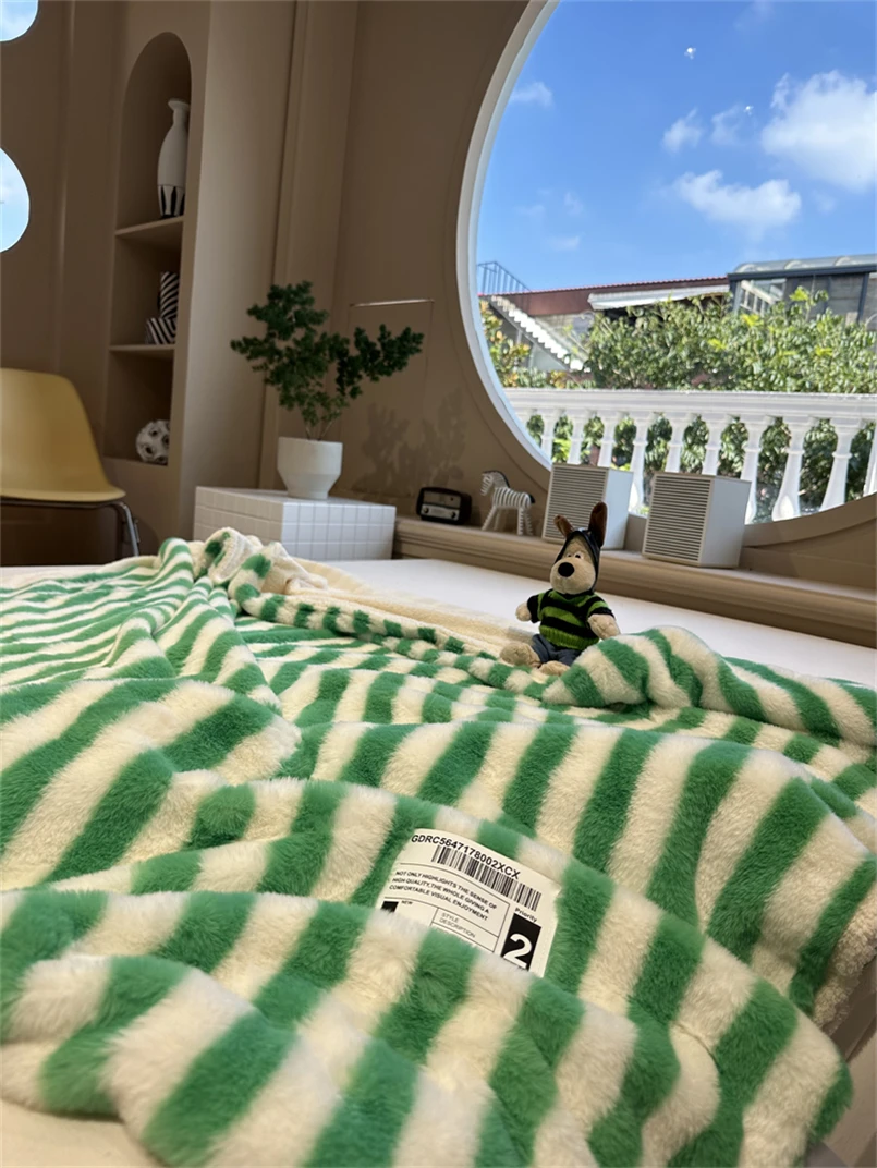 

Бархатное полосатое одеяло из полиэстера 110x150/150x200 см