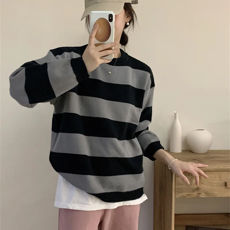 

Color matching striped sweater women's autumn and winter new fashion soft waxy lazy sweater top.