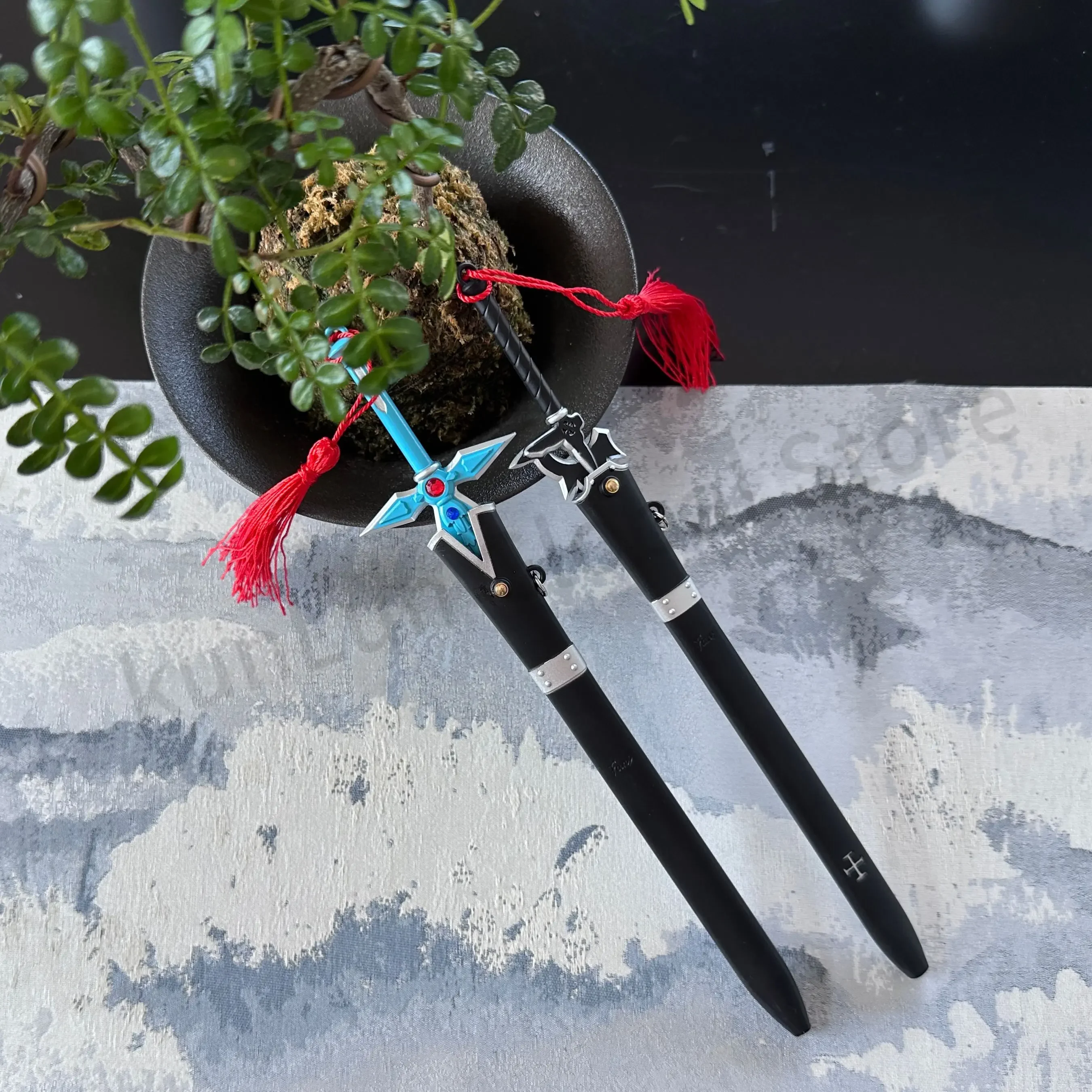 Брелок для ключей в виде меча диаметром 23 см