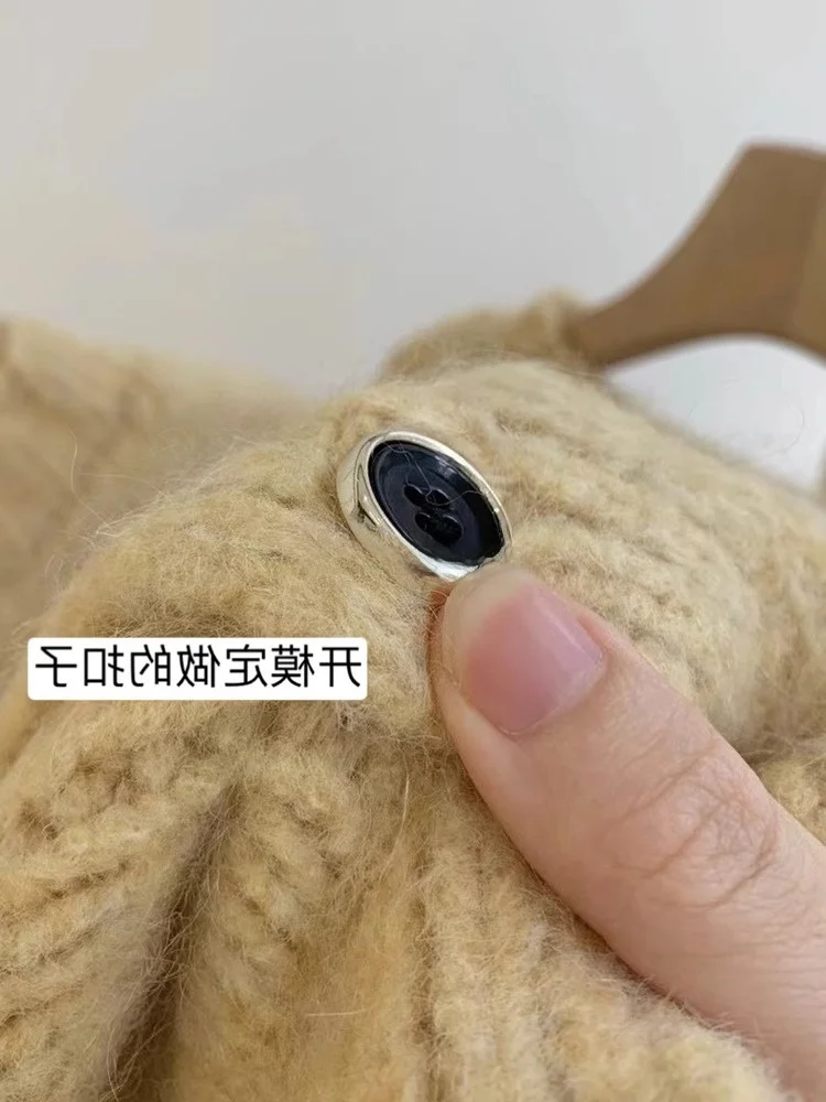 Нежный вид белый и синий фиолетовый бархатный вязаный кардиган с енотом женский