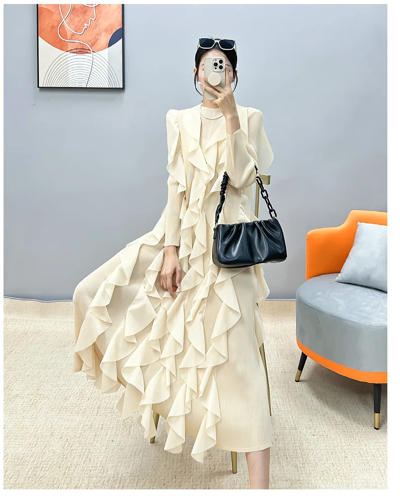 Платье женское однотонное Плиссированное с круглым вырезом на осень