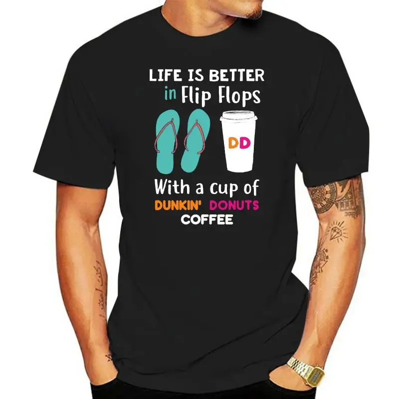 

Жизнь лучше в шлепанцах с чашкой Dunkin donut кофе футболка
