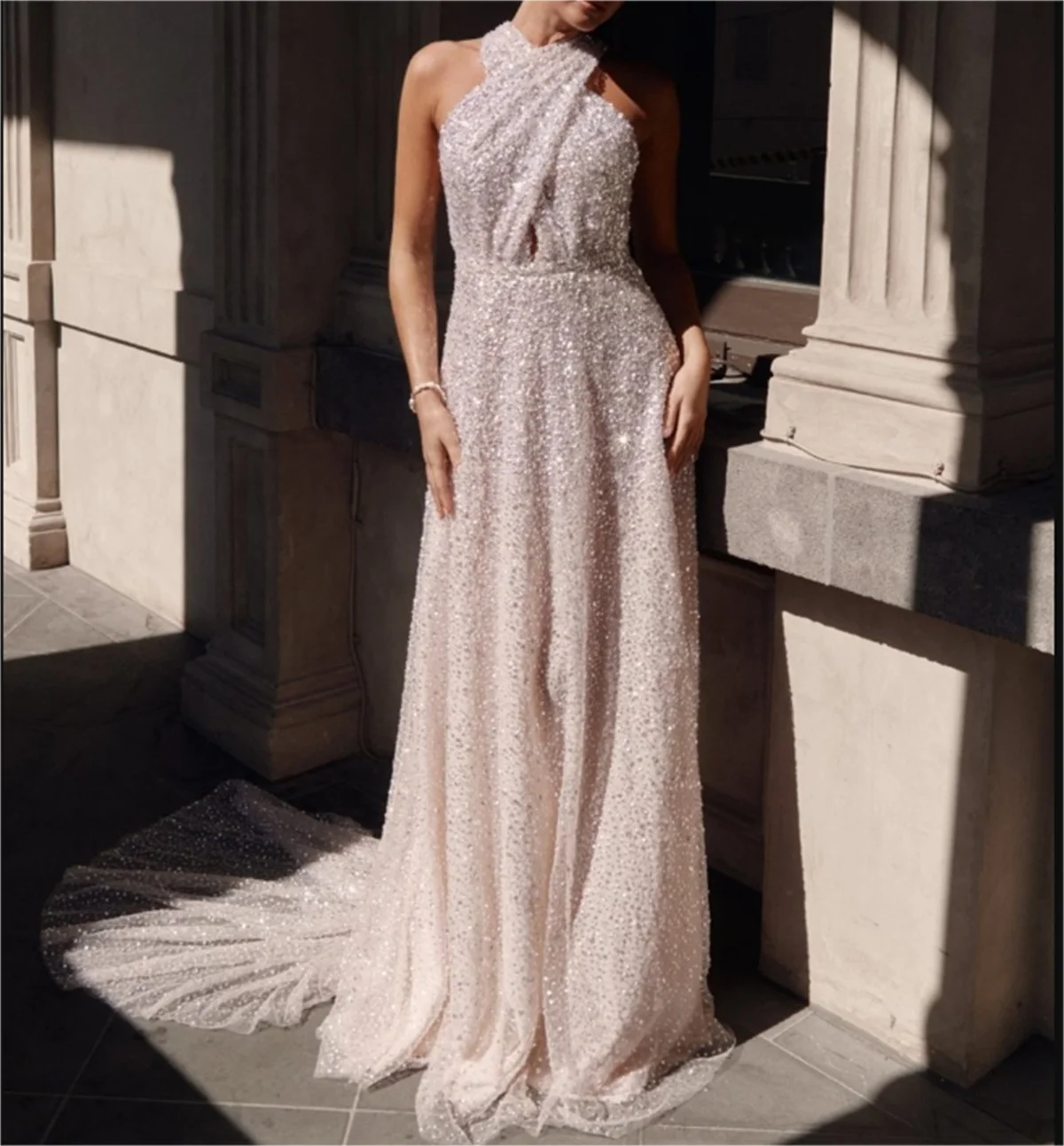 

Женское вечернее платье с блестками, без рукавов, с открытой спиной