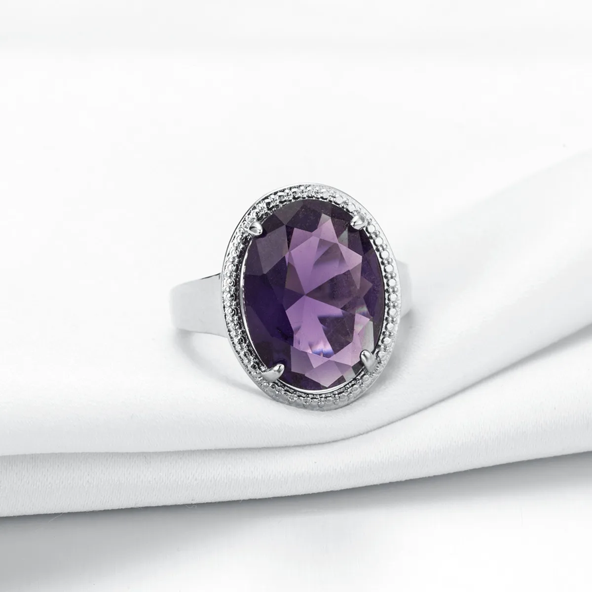 

Hot Selling Inlaid Synthetic Amethyst Zircon Ring European And American Exaggerated Egg-shaped Women's Ring Noble