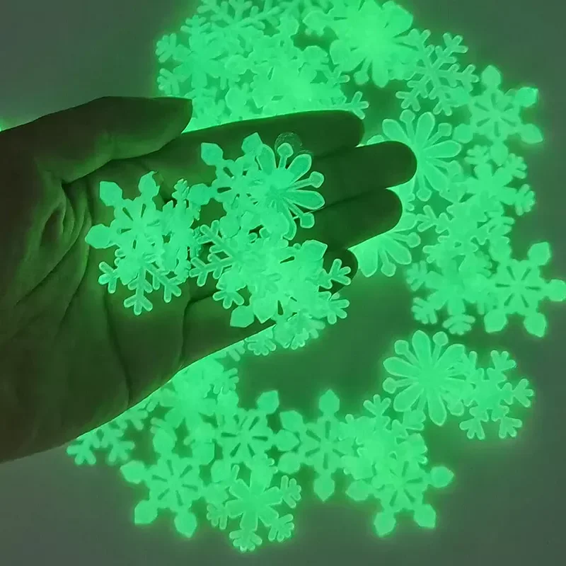 

50pcs 3D Snowflake Luminous Wall Sticker Fluorescent Glow In The Dark Wall Decor for Home Kids Room Bedroom Christmas Decor