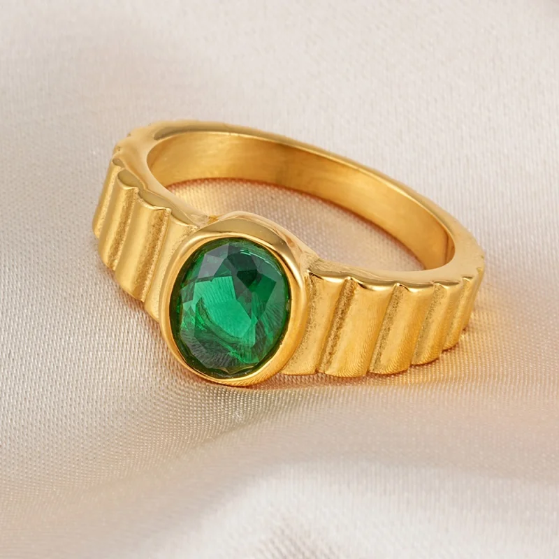 

Personalized Design Punk Ring Does Not Fade European And American All-Match Fashionable Striped White/Green Zircon Ring