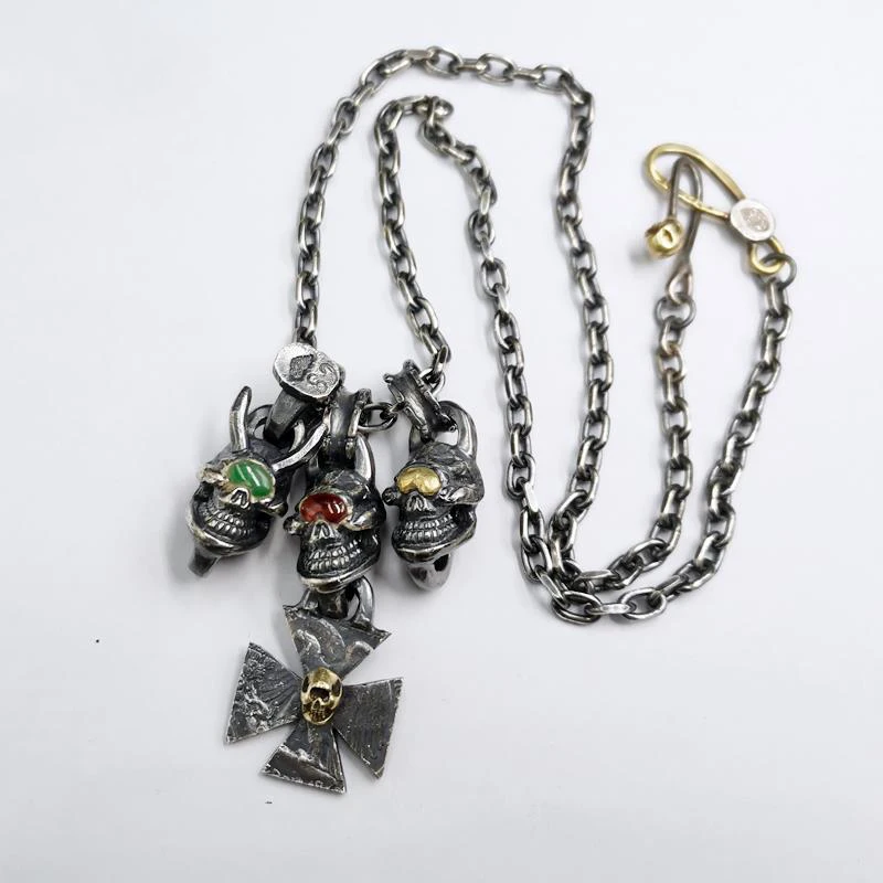 

Новый дизайн, трендовые ретро ожерелья с тремя черепами, модное универсальное ожерелье на свитер, мужское ювелирное изделие, подарочные акс...