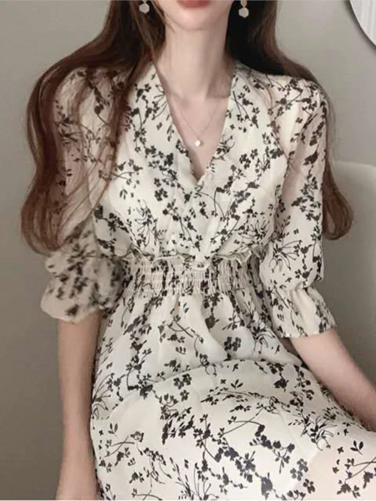 

Женское шифоновое платье с рукавами-фонариками и V-образным вырезом