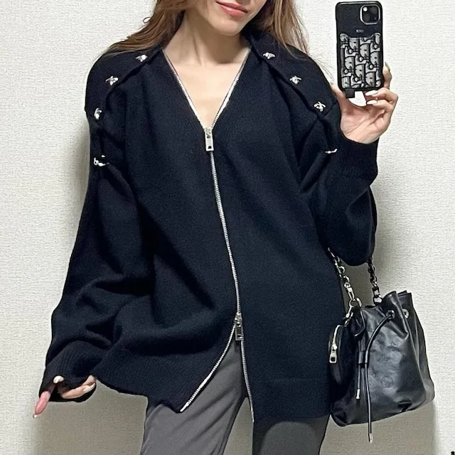 

2023 New Leisure Fashion Long Sleeve V-Neck Double Head Zipper Women's Nailed Beads Women's Knitwear Women's Black Sweater Coat