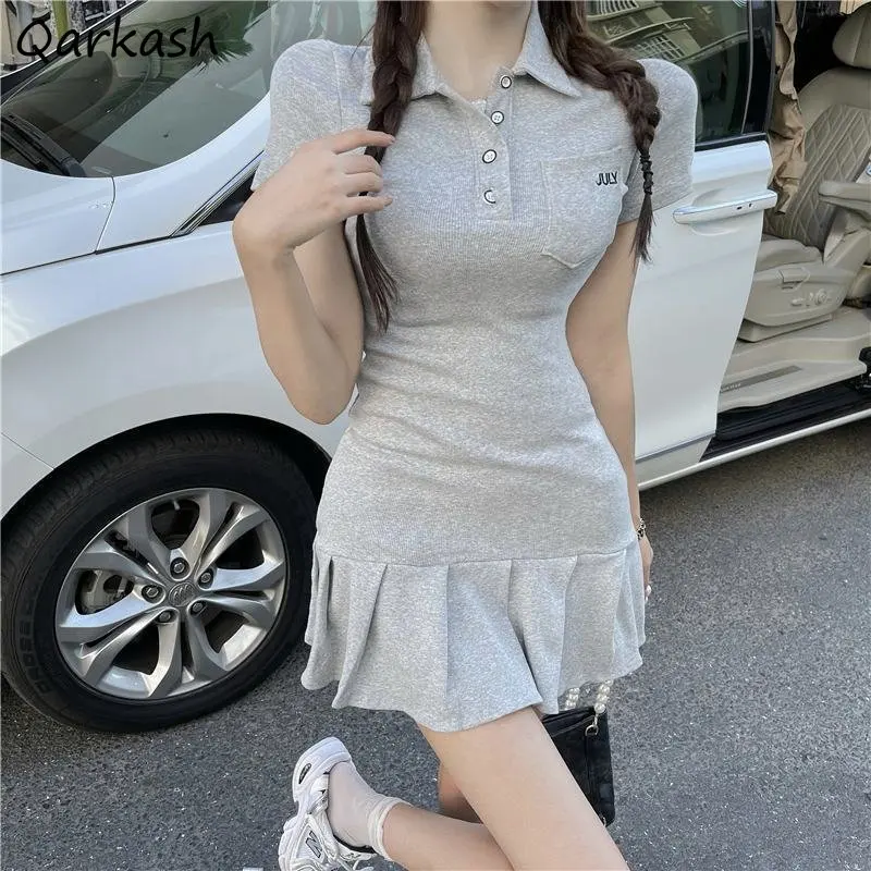 

Женское Плиссированное мини-платье, привлекательное тонкое модное Летнее спортивное однотонное платье на пуговицах для студентов, повседневное винтажное шикарное платье в Корейском стиле