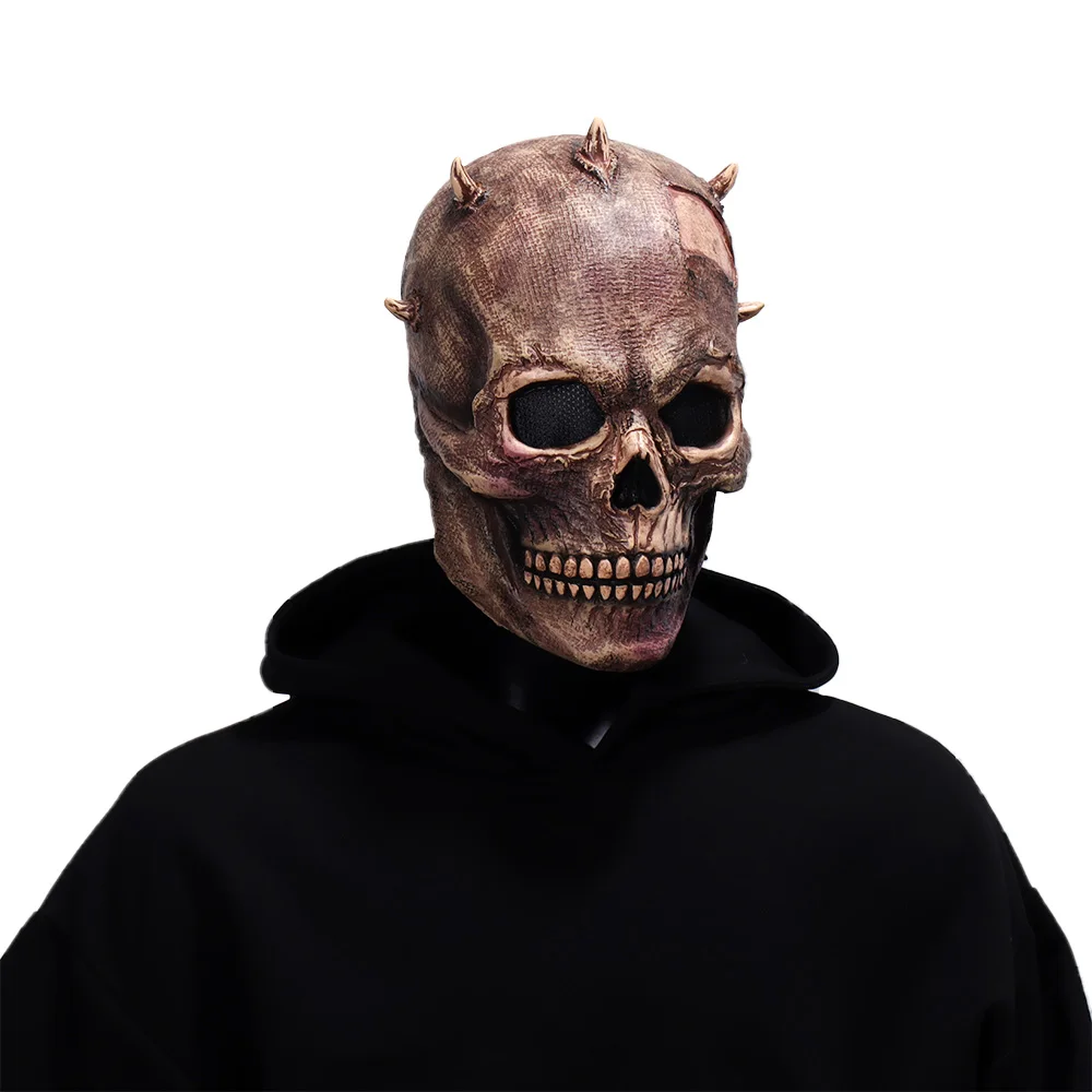 Маска в стиле стимпанк с черепом