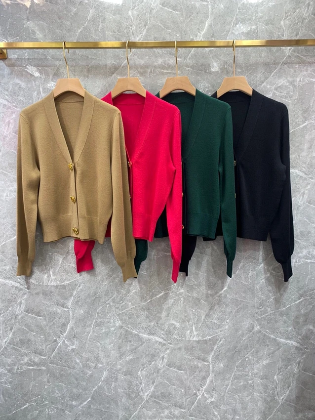 

Женский трикотажный кардиган с V-образным вырезом и длинными рукавами