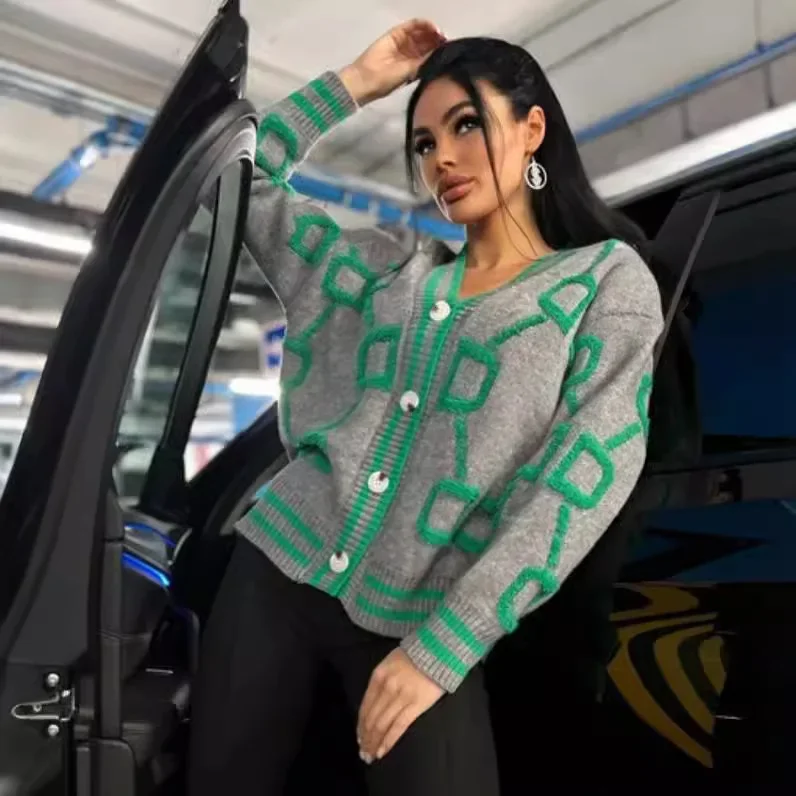 Вязаный кардиган с буквенным принтом Модный повседневный однобортный вязаный