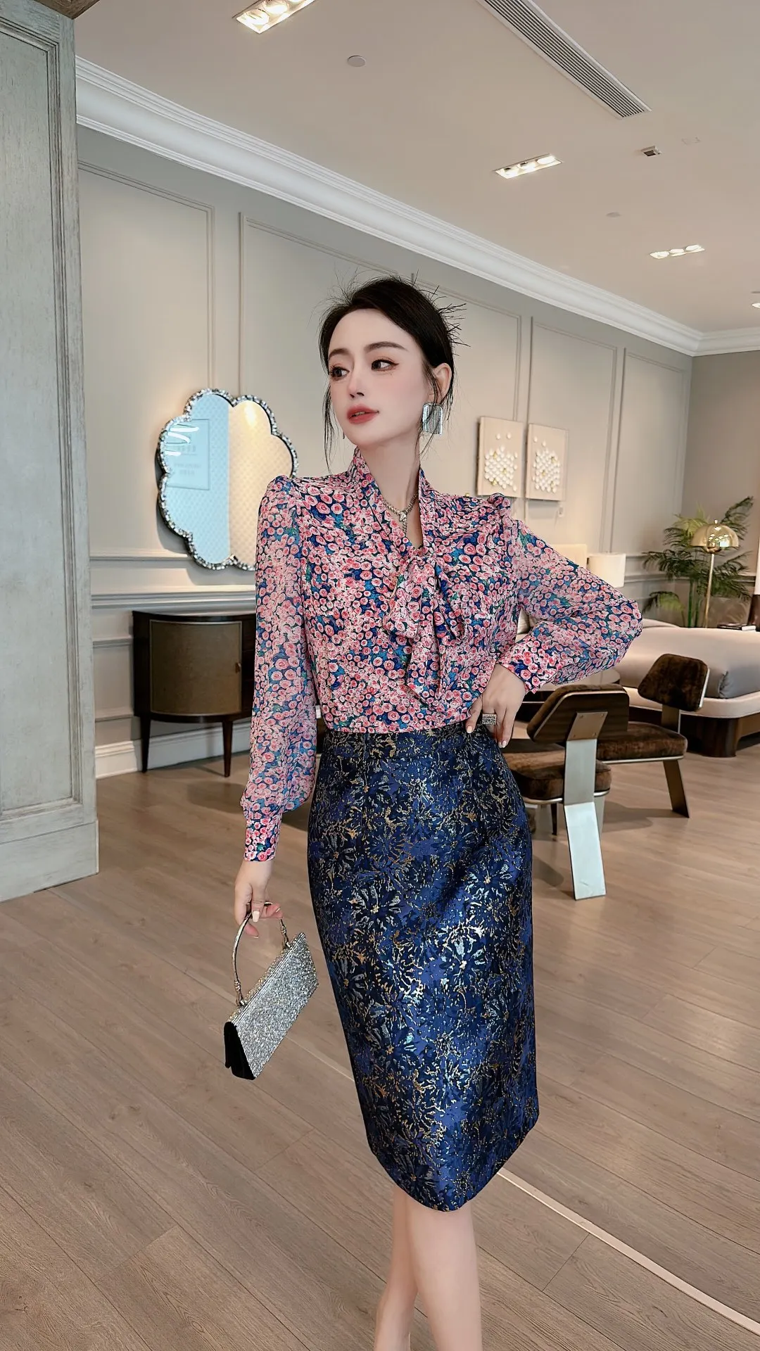 

Новинка весна-лето 2023 женская одежда костюм со свинцовым принтом 0822