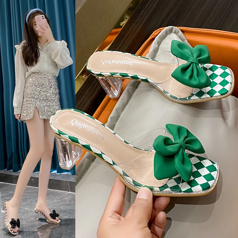 

Женские босоножки без застежки, клетчатые сандалии из искусственной кожи с бантом-бабочкой и острым носком, на тонком низком каблуке, сланц...