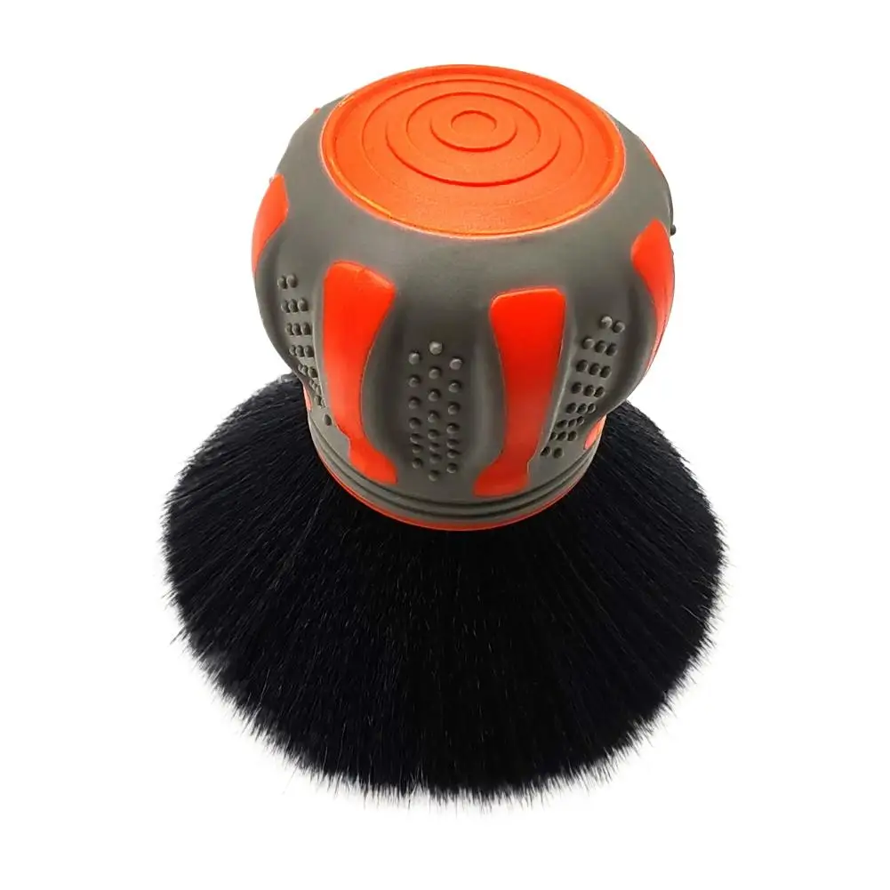 

Деталь автомобиля, щетка с мягкой щетиной, приборная панель, вентиляционное отверстие, кожаное сиденье, пылеочиститель, чистящие средства, инструмент для чистки салона автомобиля