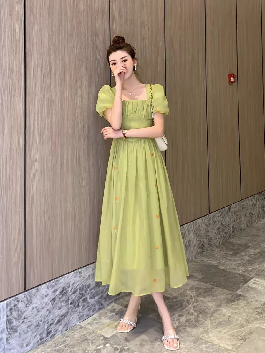 

2023 spring and summer women's clothing fashion new Embroidery Floral Dress 0428