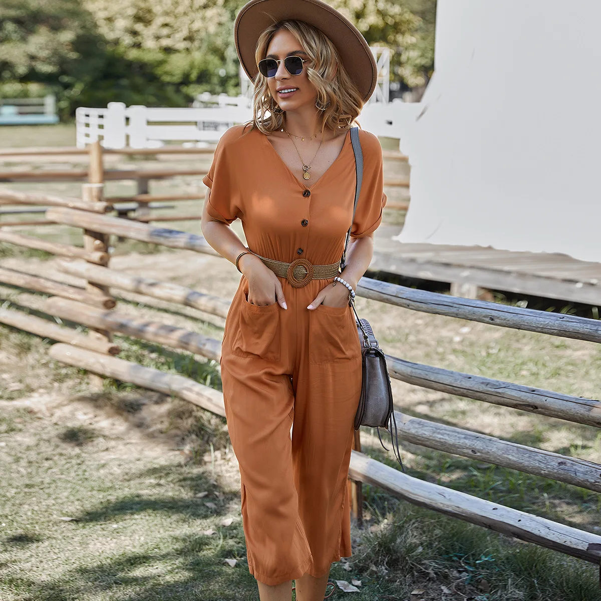 

Women's Short Sleeve V-neck Greenone-piece Garment Waist Closing Jumpsuit 2022 Summer Casual Fashion Women Wear Cropped Trousers