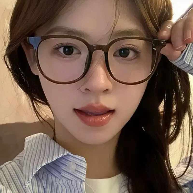 Женские квадратные очки в оправе