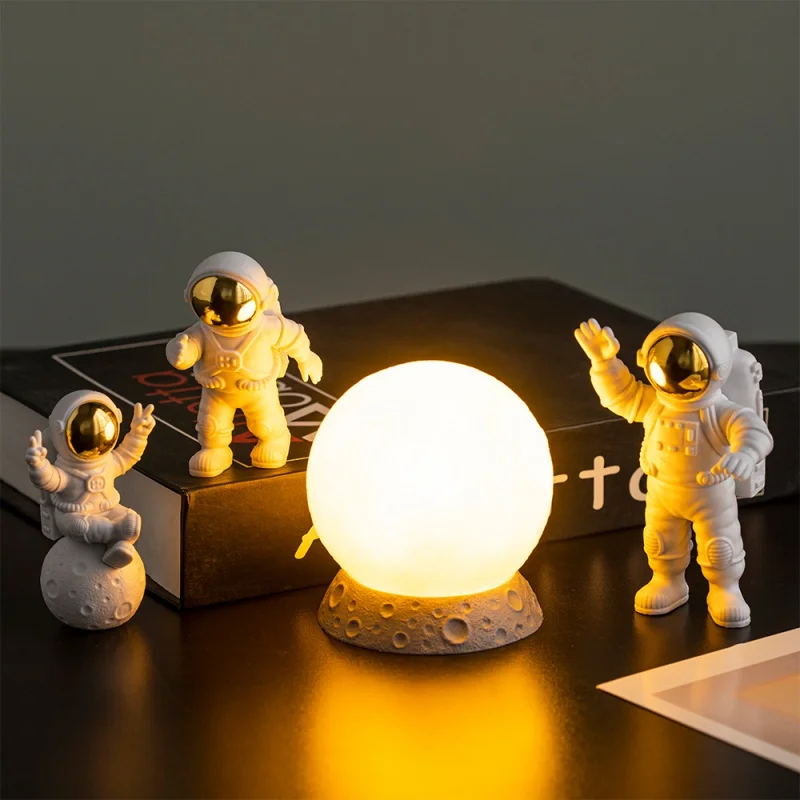 

3pc home Decoration kawaii room decor astronauta office desk accessories astronaut Bookshelf statuette kids room Decor ornaments