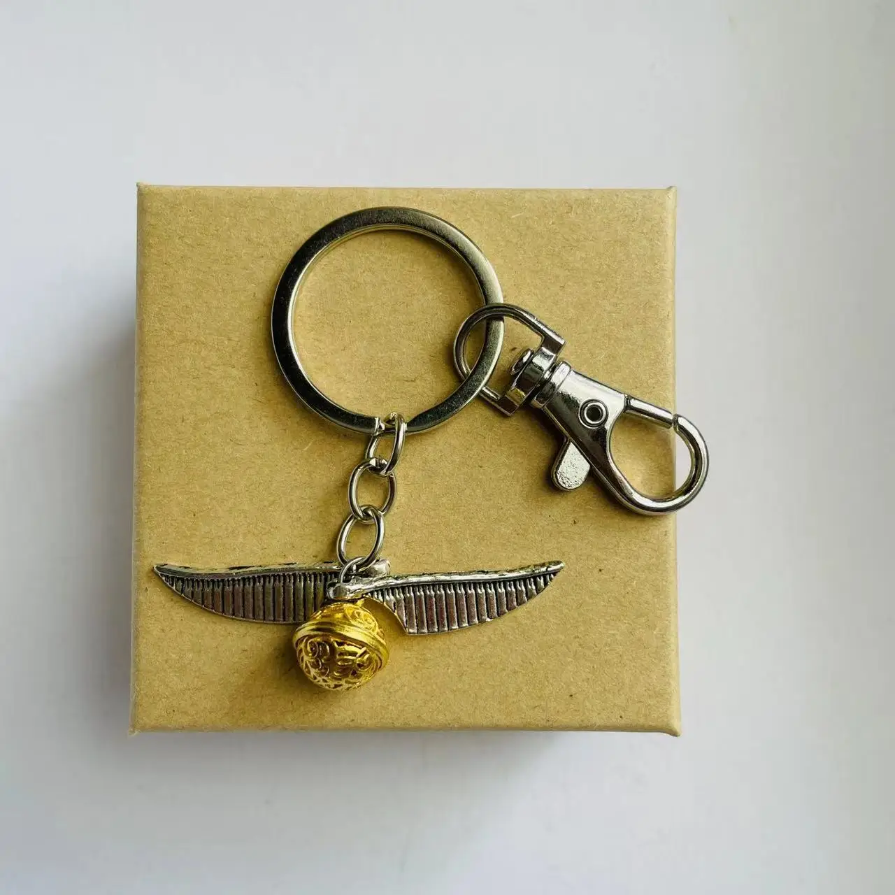 Золотистый полый колокольчик с подвеской в виде крыльев брелок винтажная