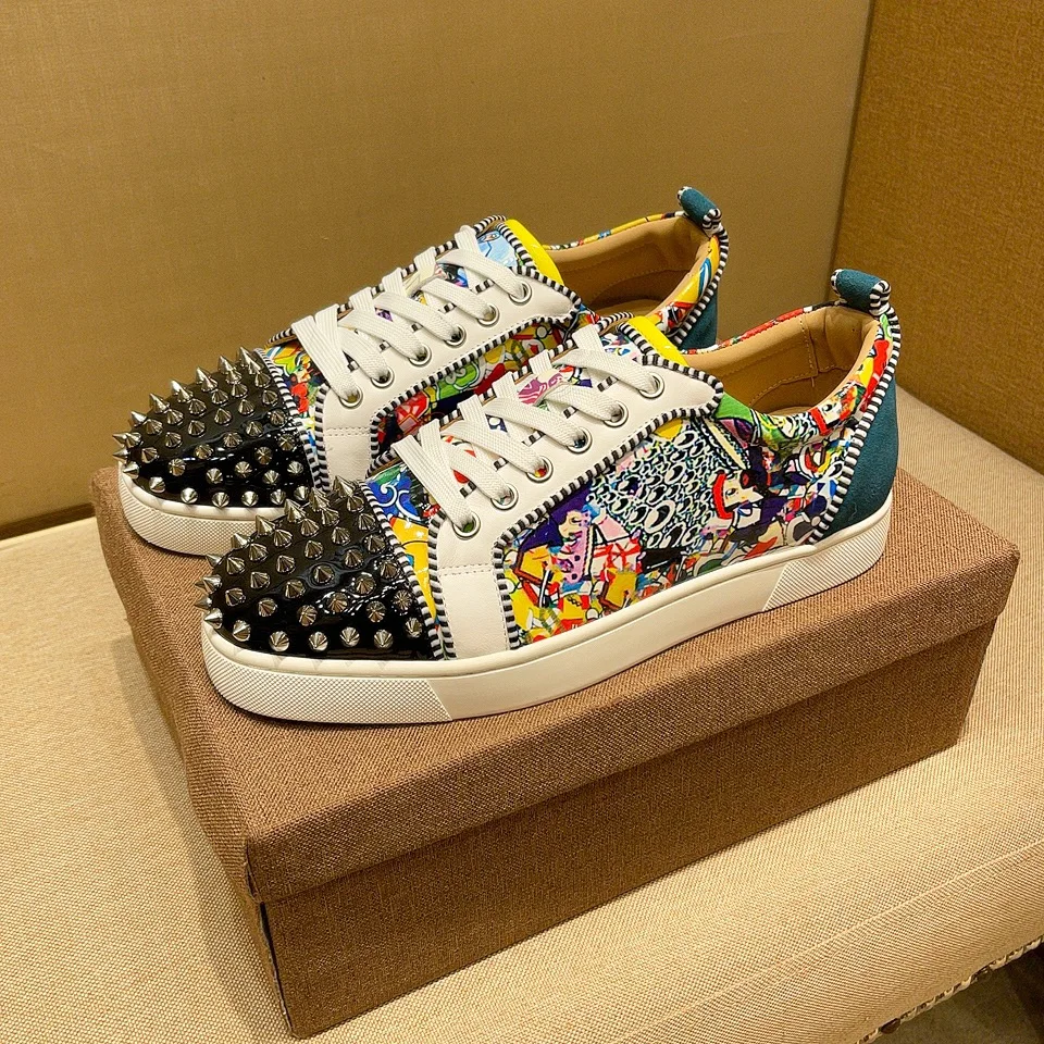 

Luxury men's and women's rivets low-top red bottom shoes graffiti low-top casual party flat shoes