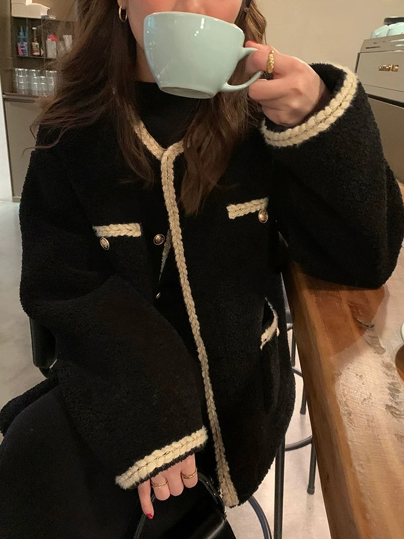 Изящная верхняя одежда из овечьей шерсти женская осенне-зимняя короткая