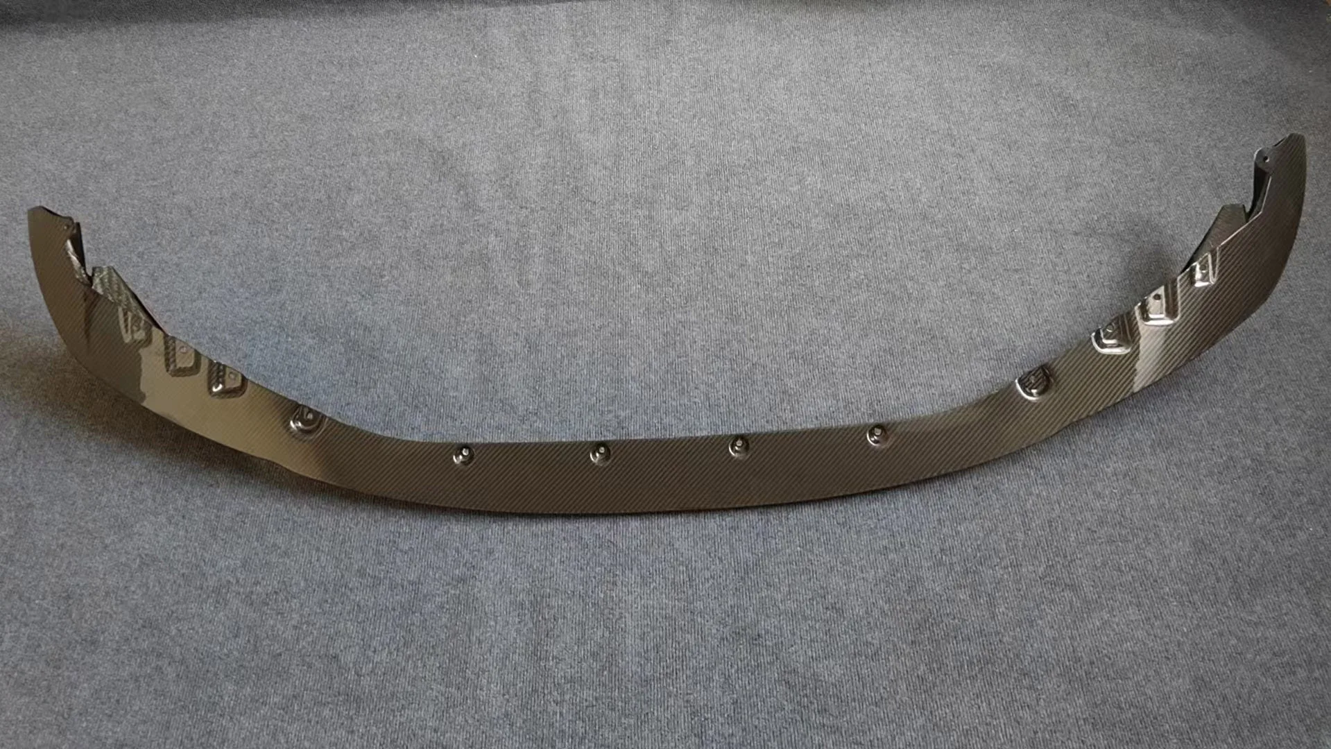 Высококачественная передняя губа из 100% сухого углеродного волокна в стиле CT для