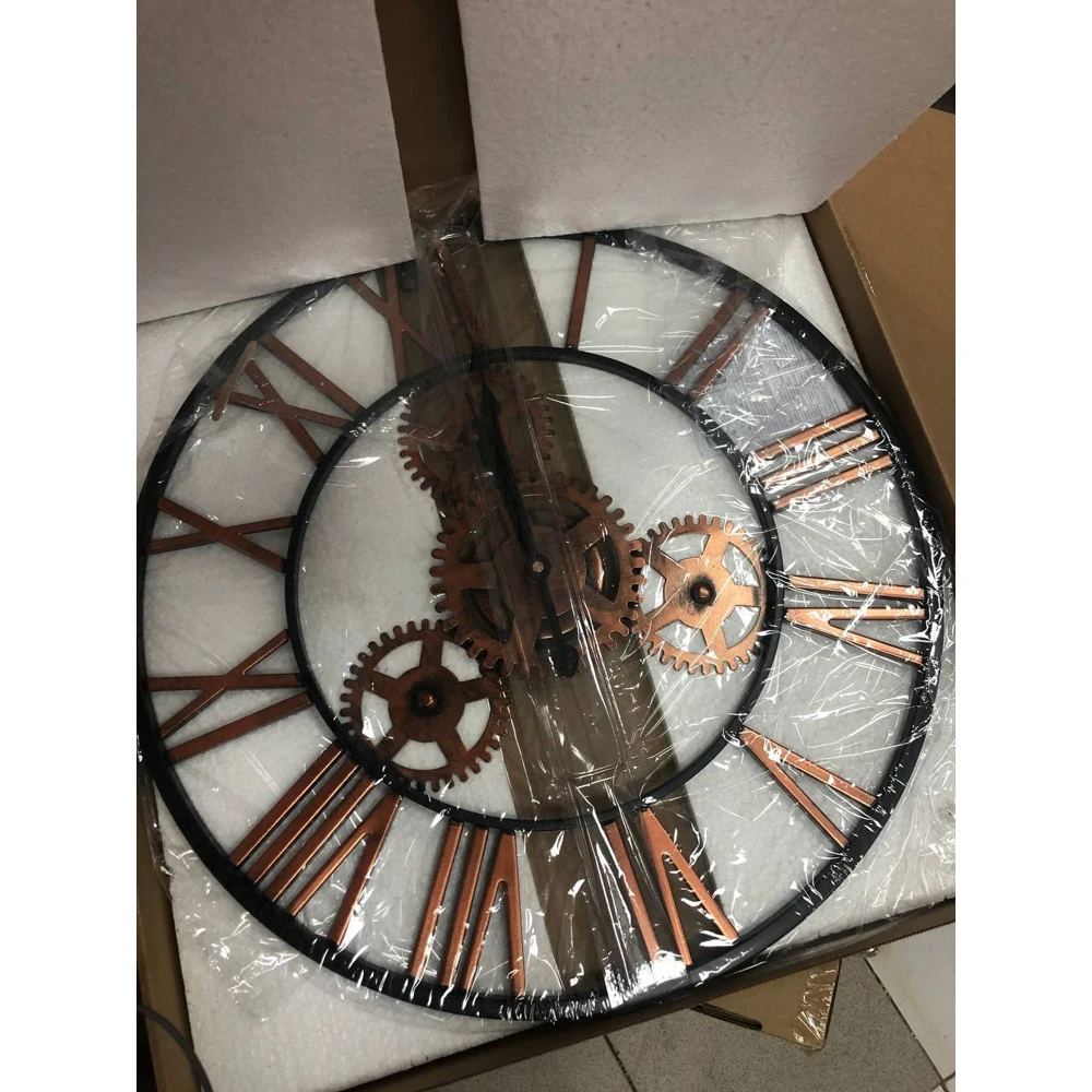 Интерьерные настенные часы золотые |