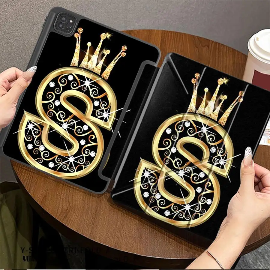 Чехол для планшета iPad Pro 11-го, 10-го, 9-го, 8-го, 7-го поколений, 12.9 дюймов Pro 2025, Mini 6, 7, Air 4, 5, M3, M2, M4, 11 дюймов, с держателем, дизайн «Корона и буква S» (art.: 3920d97fd7bc1) - 3920d97fd7bc1